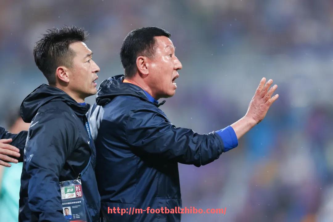足球直播-2024年NBA新赛季揭幕战现场氛围及球迷反响全景记录